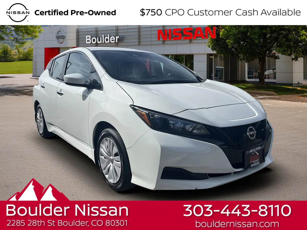 2025 Nissan Leaf S's photo