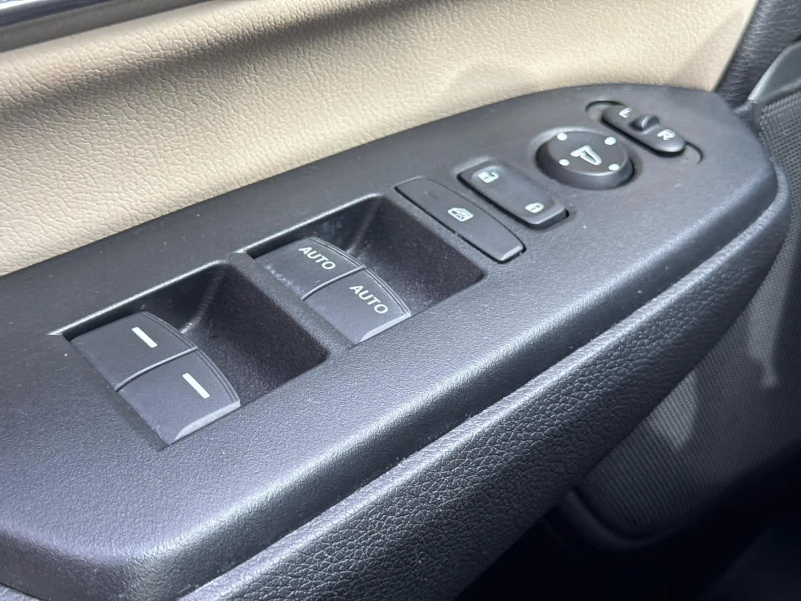 2021 Honda CR-V Hybrid Touring photo 22