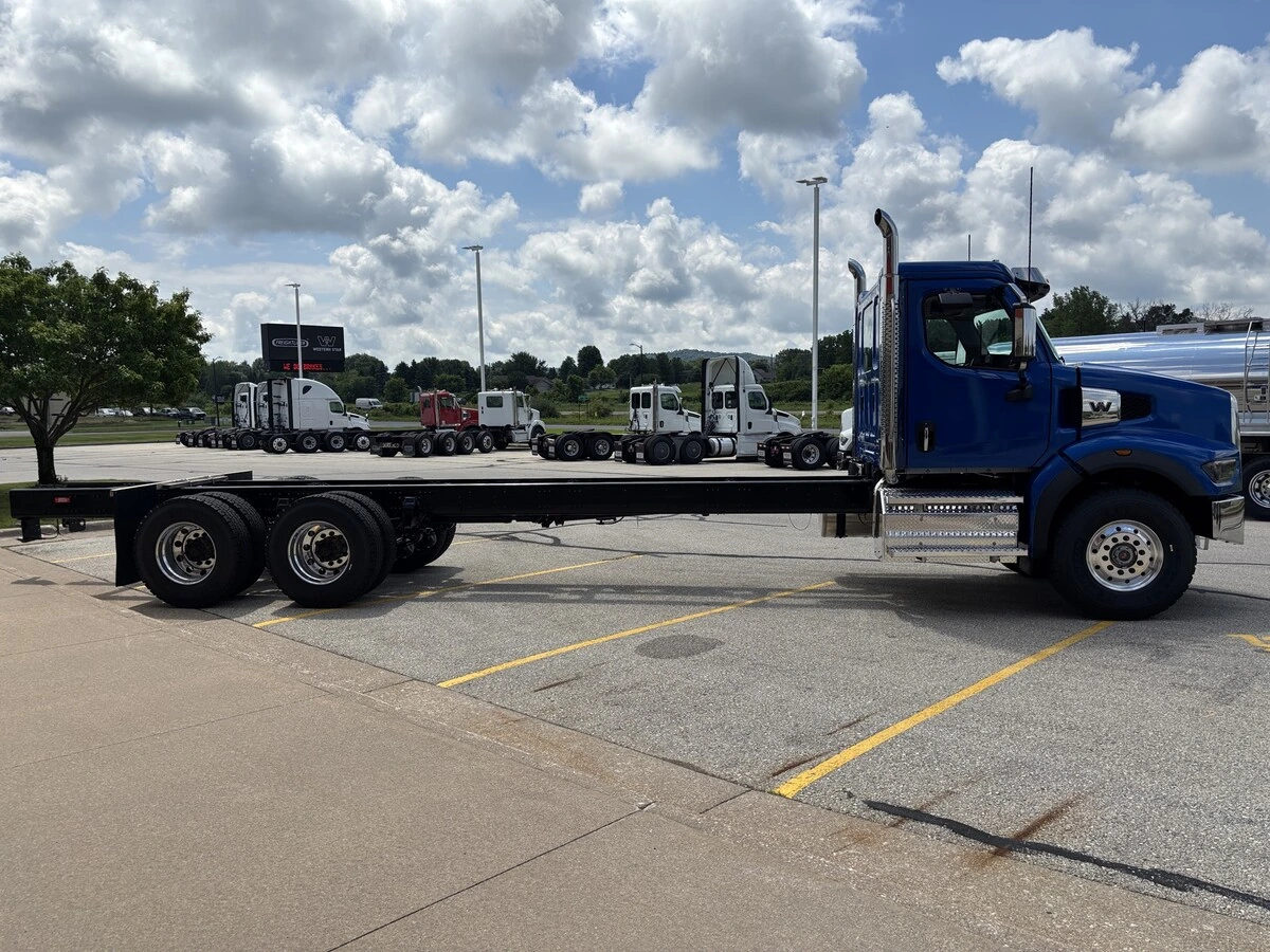 2027 Western Star 49X — photo 4