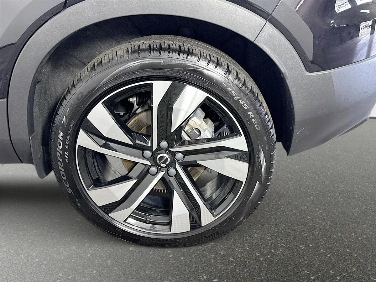 2023 Volvo - image 32