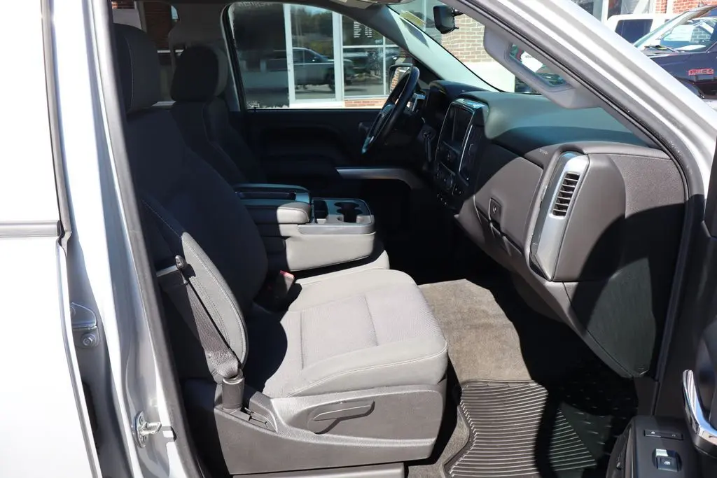 2015 Chevrolet Silverado LT photo 42