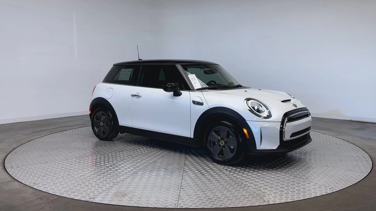 Used 2024 MINI Hardtop 2 Door SE with VIN WMW13DJ0XR2V91812 for sale in Highlands Ranch, CO