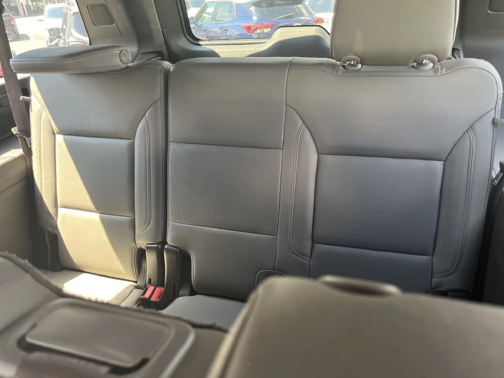 2021 Chevrolet Suburban LT - Photo 14