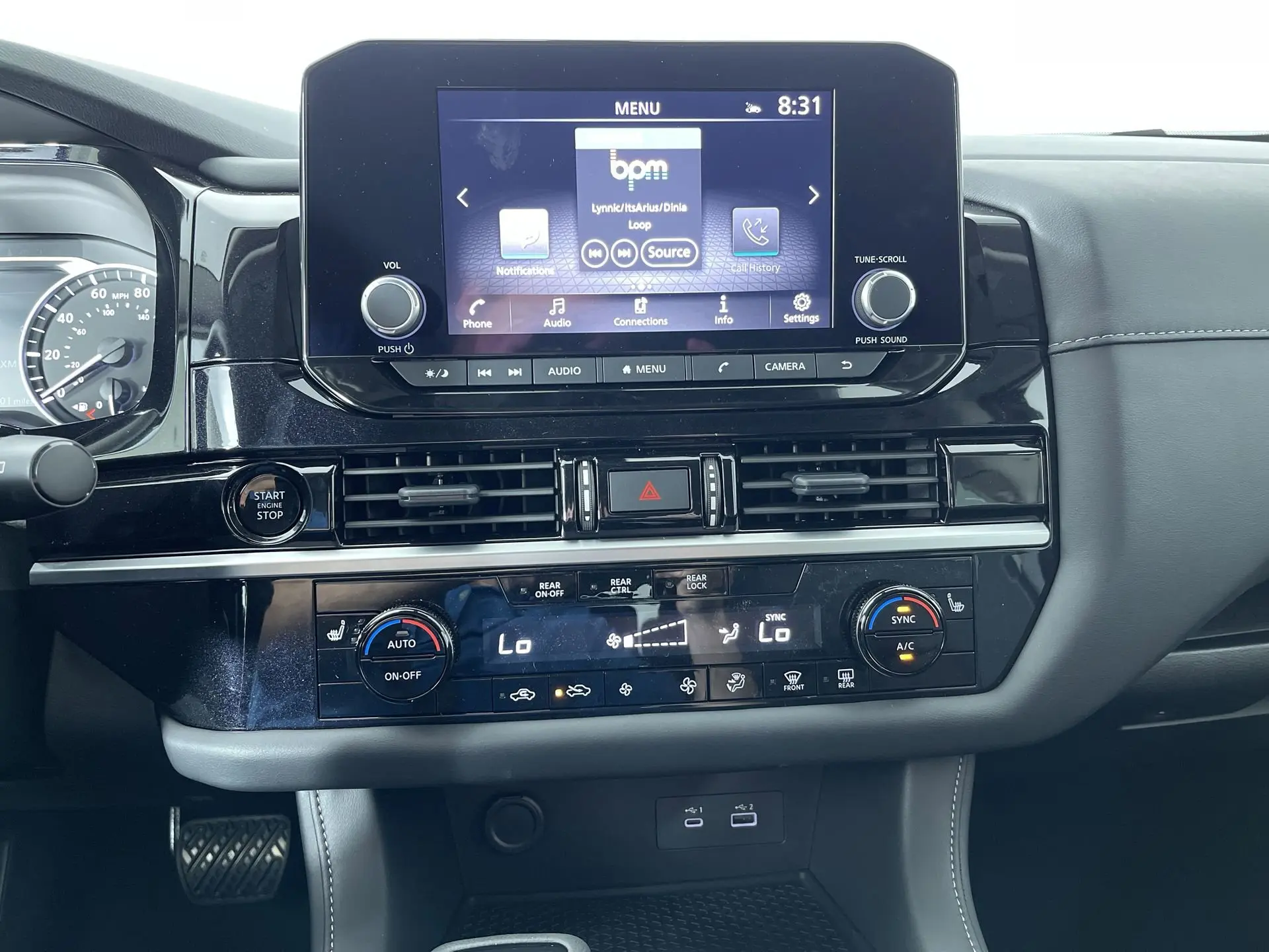 2025 Nissan Pathfinder SV photo 15