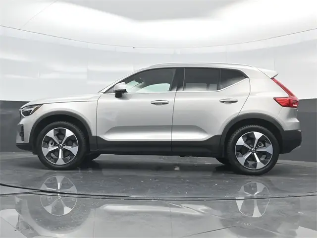 2024 Volvo XC40 Plus photo 50