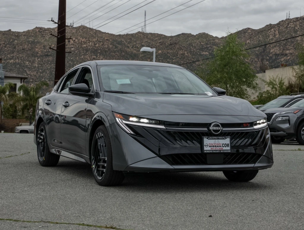 2026 Nissan Sentra SR's photo