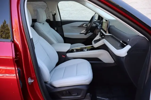 2025 Ford Explorer Platinum photo 33
