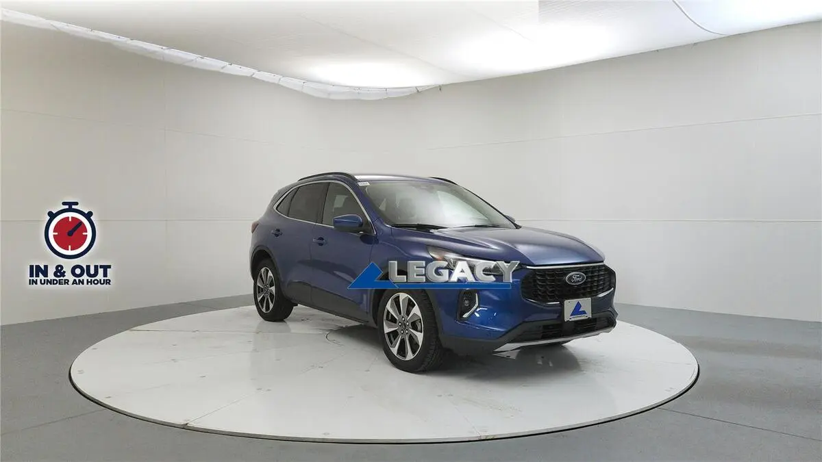 2023 Ford Escape Platinum's photo