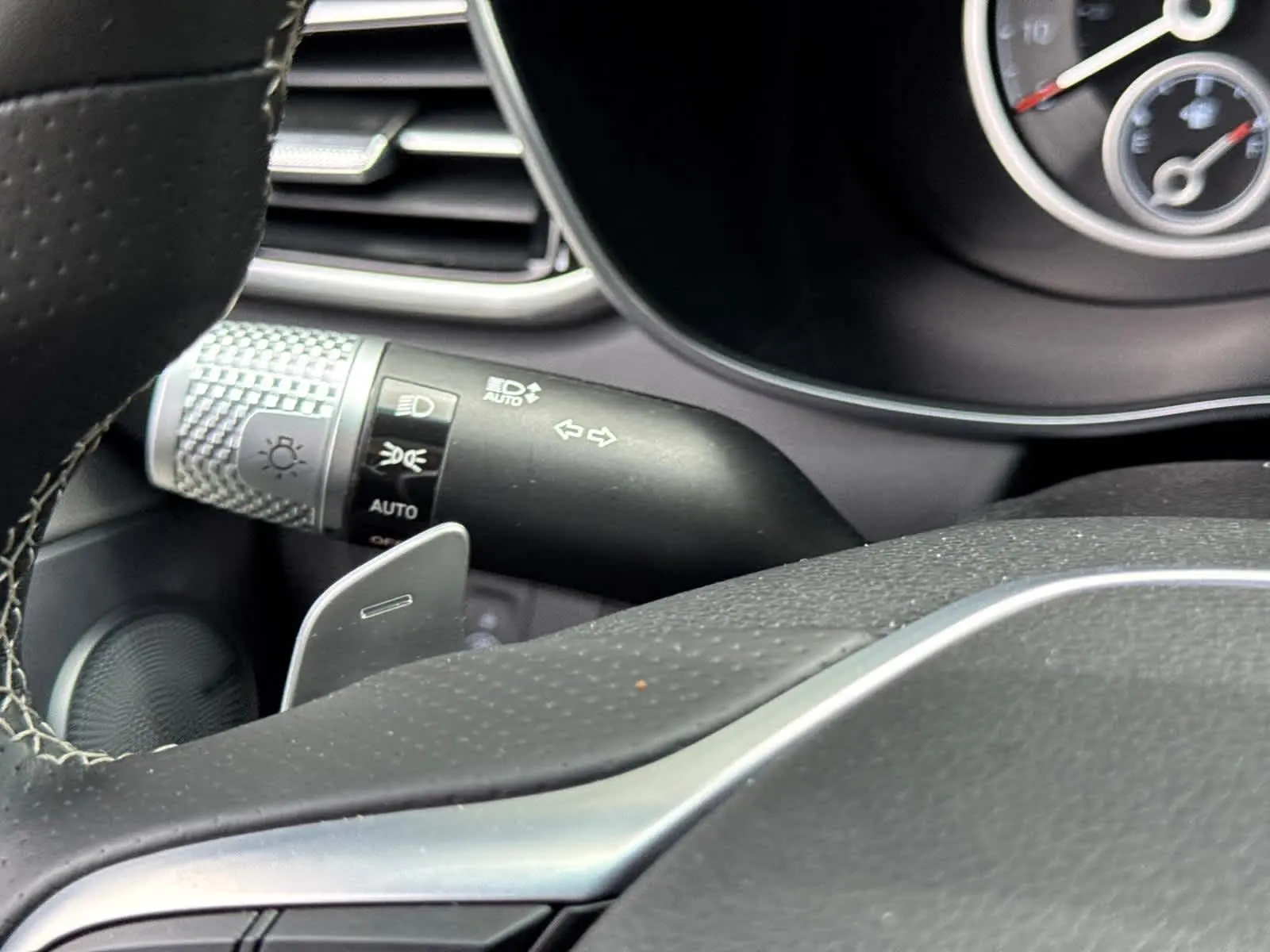 2025 Genesis G70 2.5T photo 20