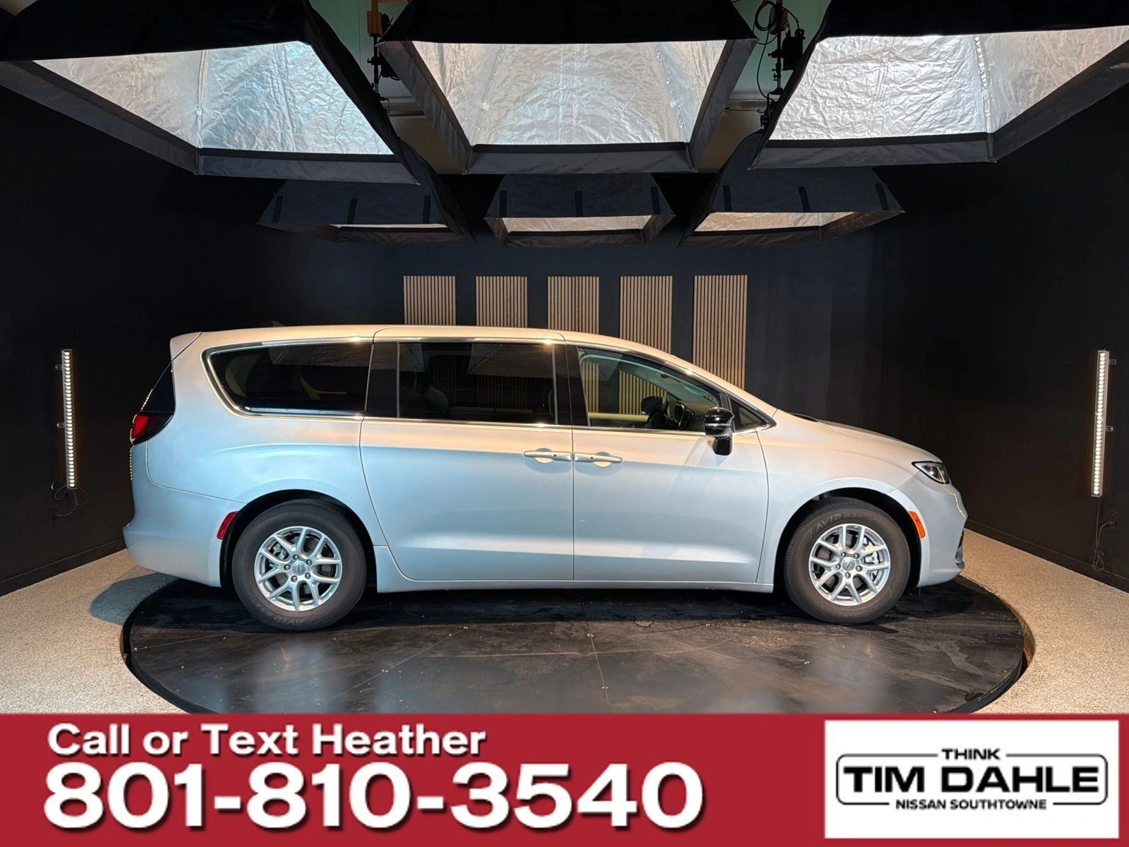 2024 Chrysler Pacifica Touring L - Photo 6