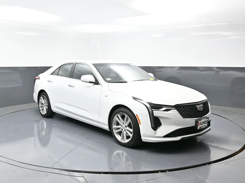 2024 Cadillac CT4 Luxury photo 3