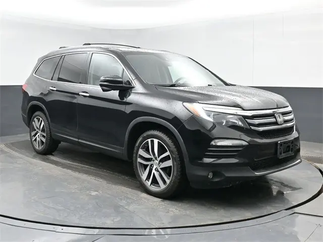 2017 Honda Pilot Touring photo 2