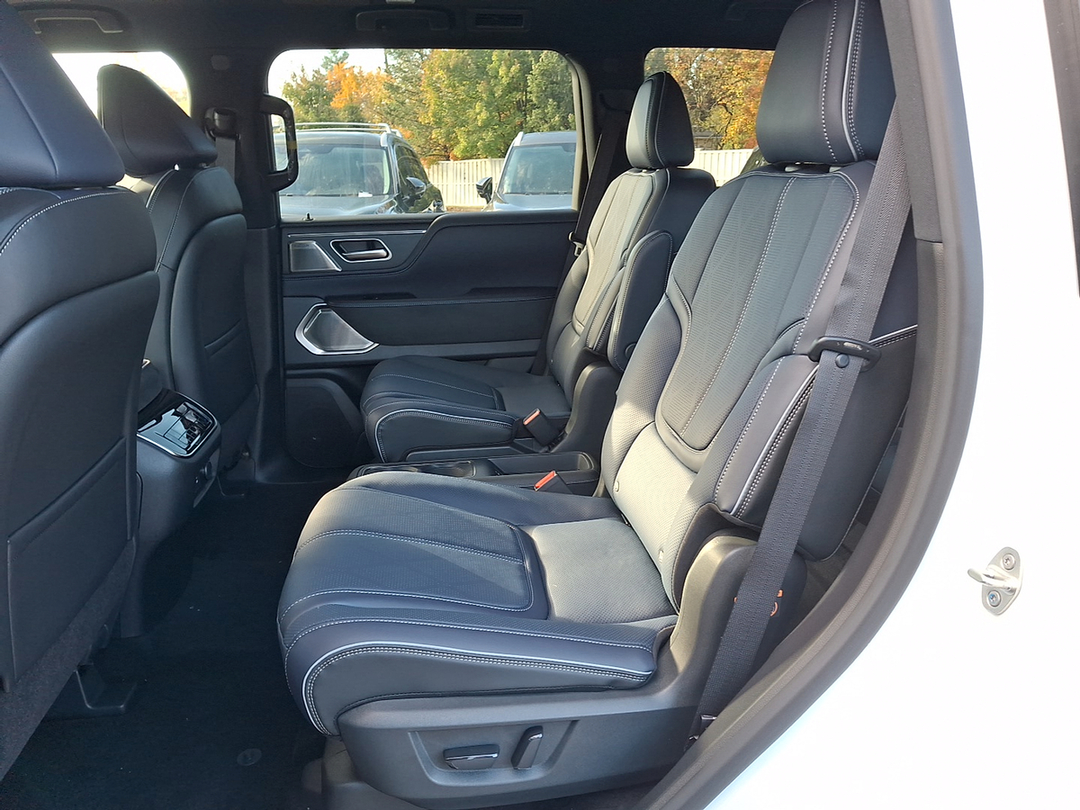 2026 Infiniti QX80 Sensory photo 4