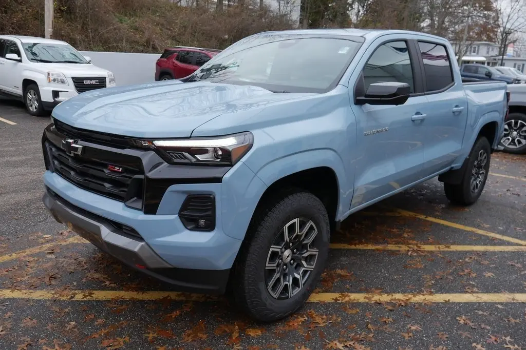 2026 Chevrolet Colorado Z71 photo 3