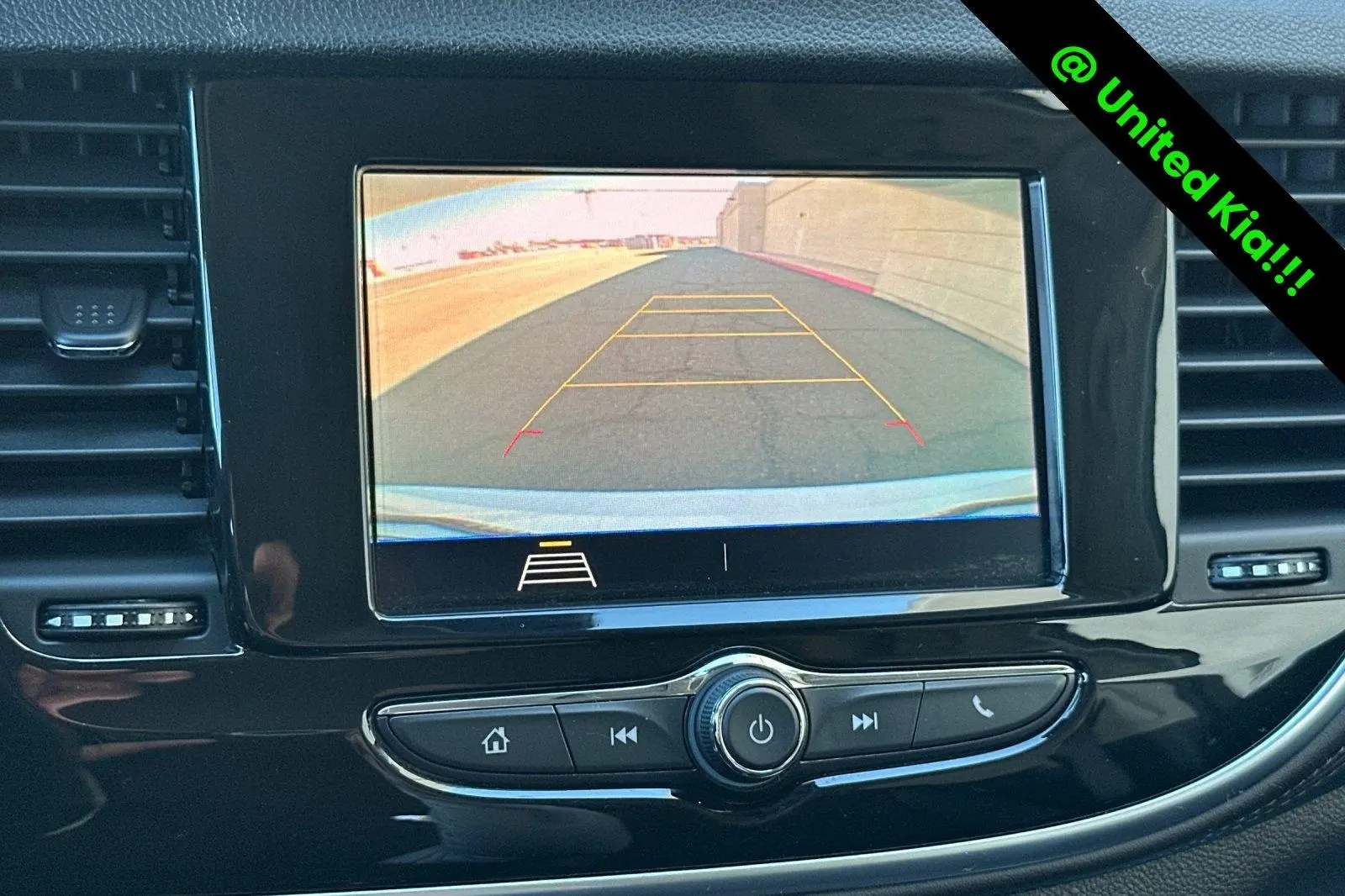 2022 Buick Encore Preferred photo 18