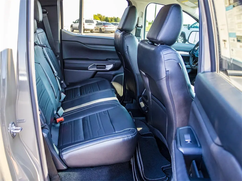 2025 Ford Ranger Lariat photo 18