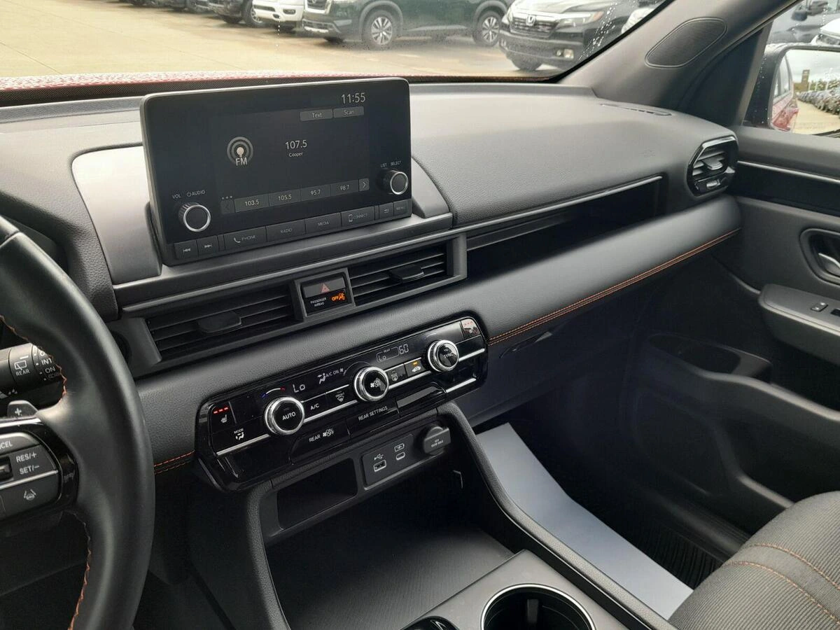 2025 Honda Pilot Sport - Photo 19