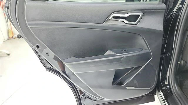 2025 Kia Sportage LX - Photo 26