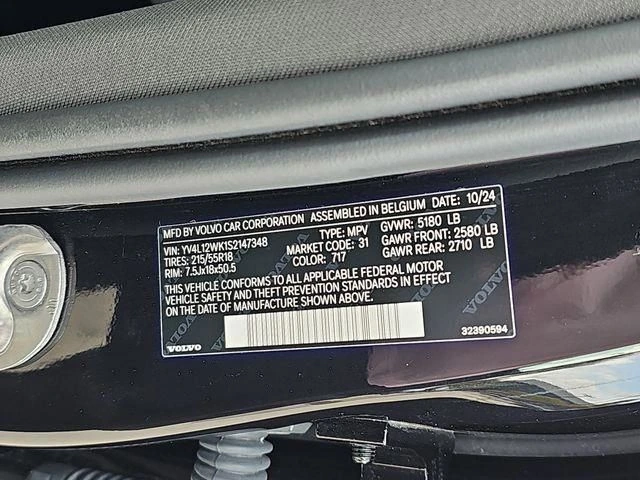 2025 Volvo - image 46