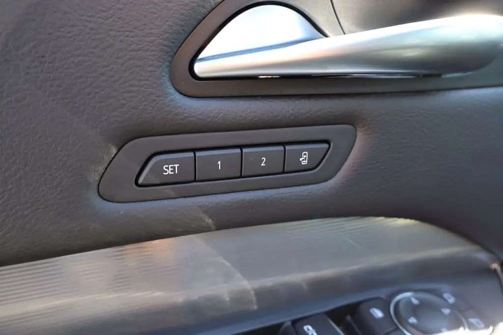2024 Cadillac XT4 Premium Luxury photo 5