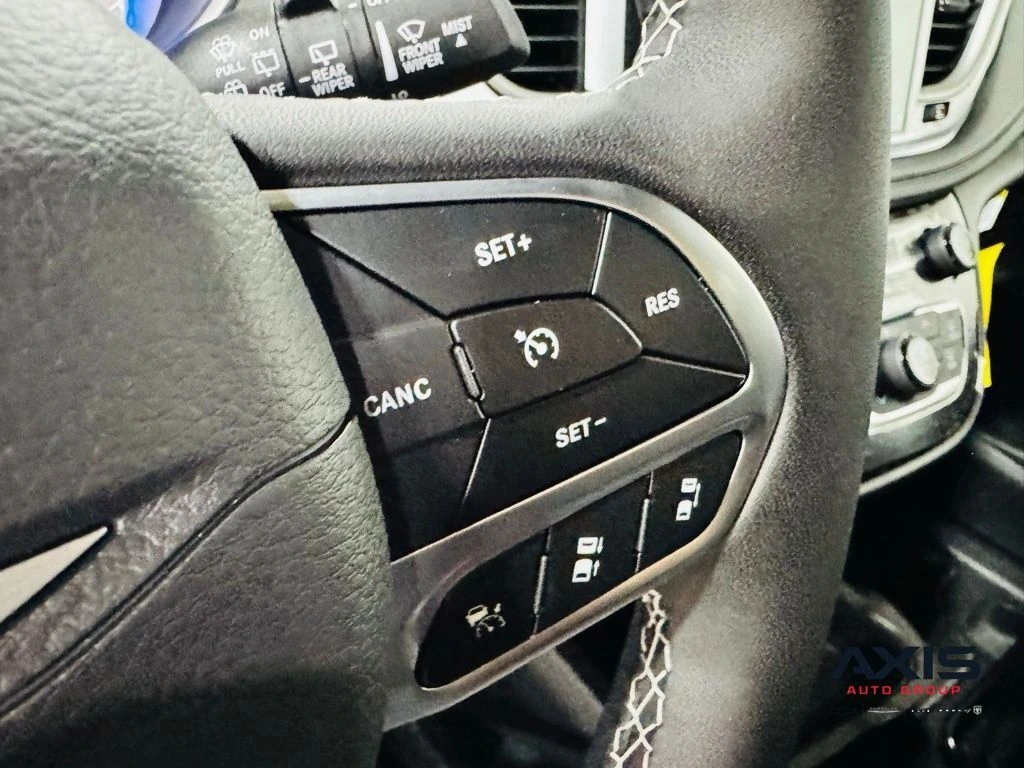2027 Chrysler Pacifica Select - Photo 34