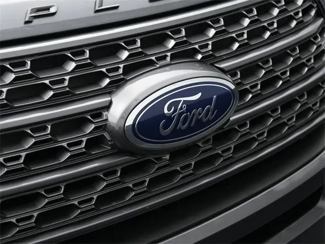 2022 Ford Explorer XLT Sport photo 18