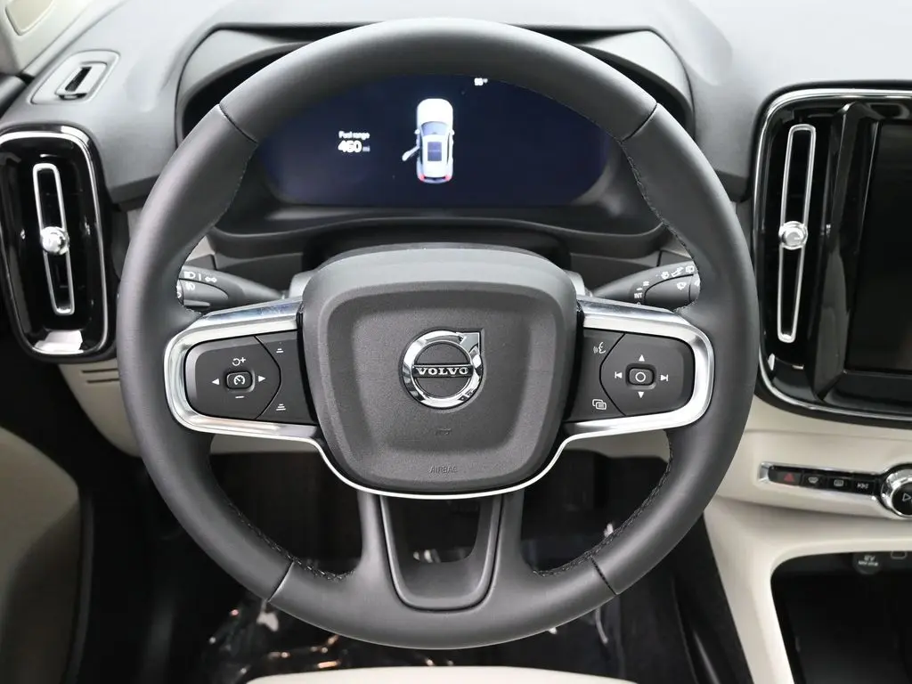 2026 Volvo - image 18