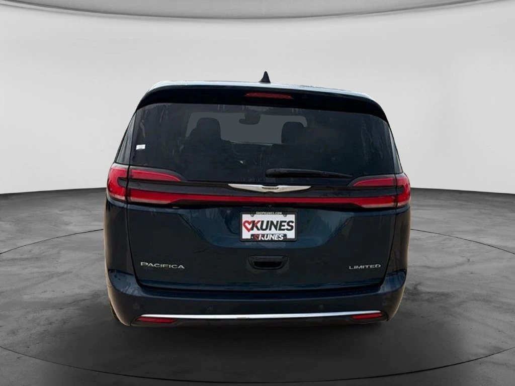 2024 Chrysler Pacifica Limited - Photo 9