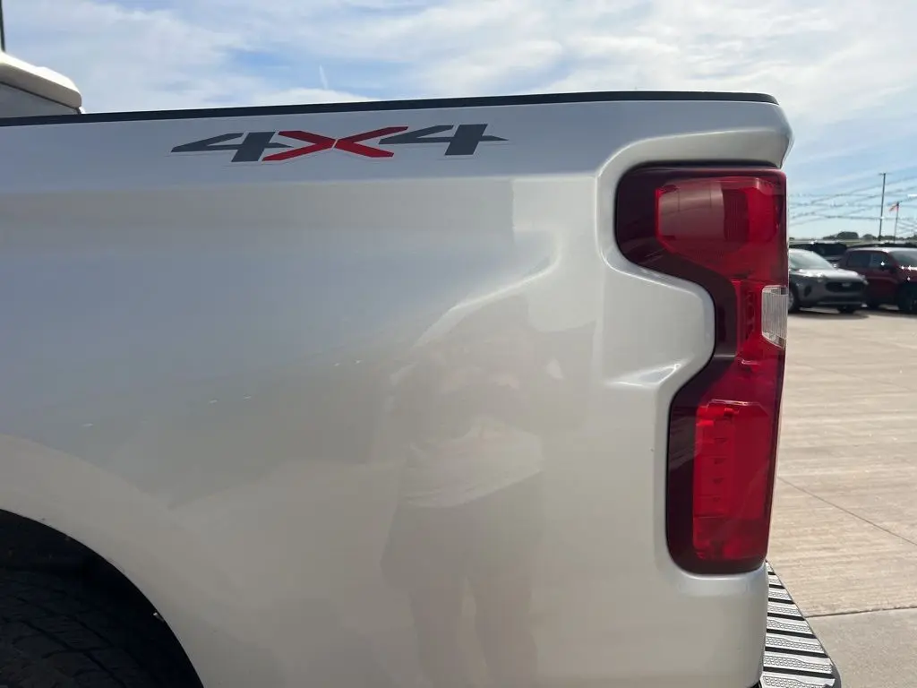 2021 Chevrolet Silverado 1500 LT Texas Edition photo 4