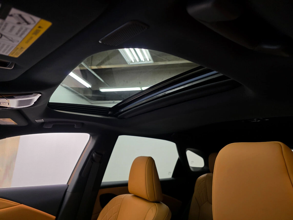 2026 Lexus RX 350 - Photo 12
