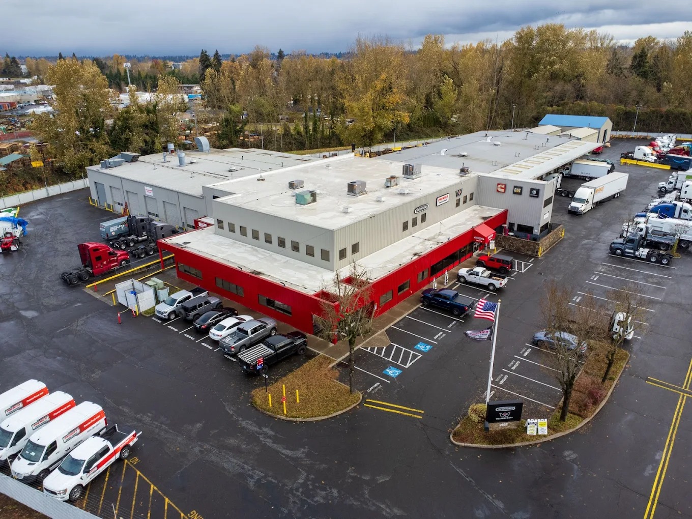 Premier Truck Group of Portland Collision Center