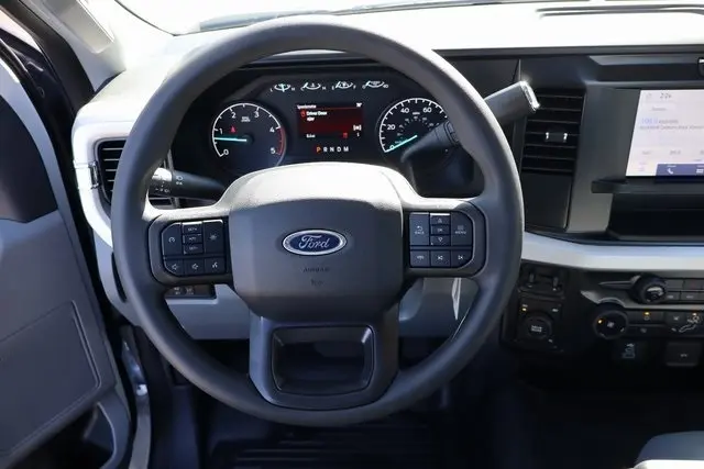 2026 Ford F-550 photo 18