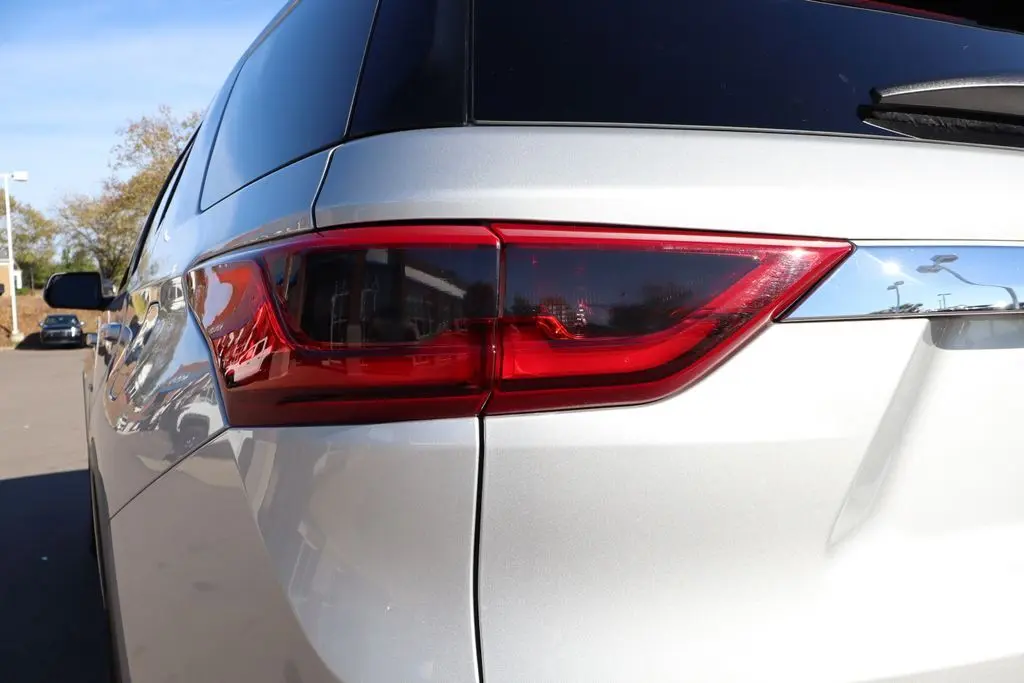 2021 Chevrolet Traverse Leather photo 32