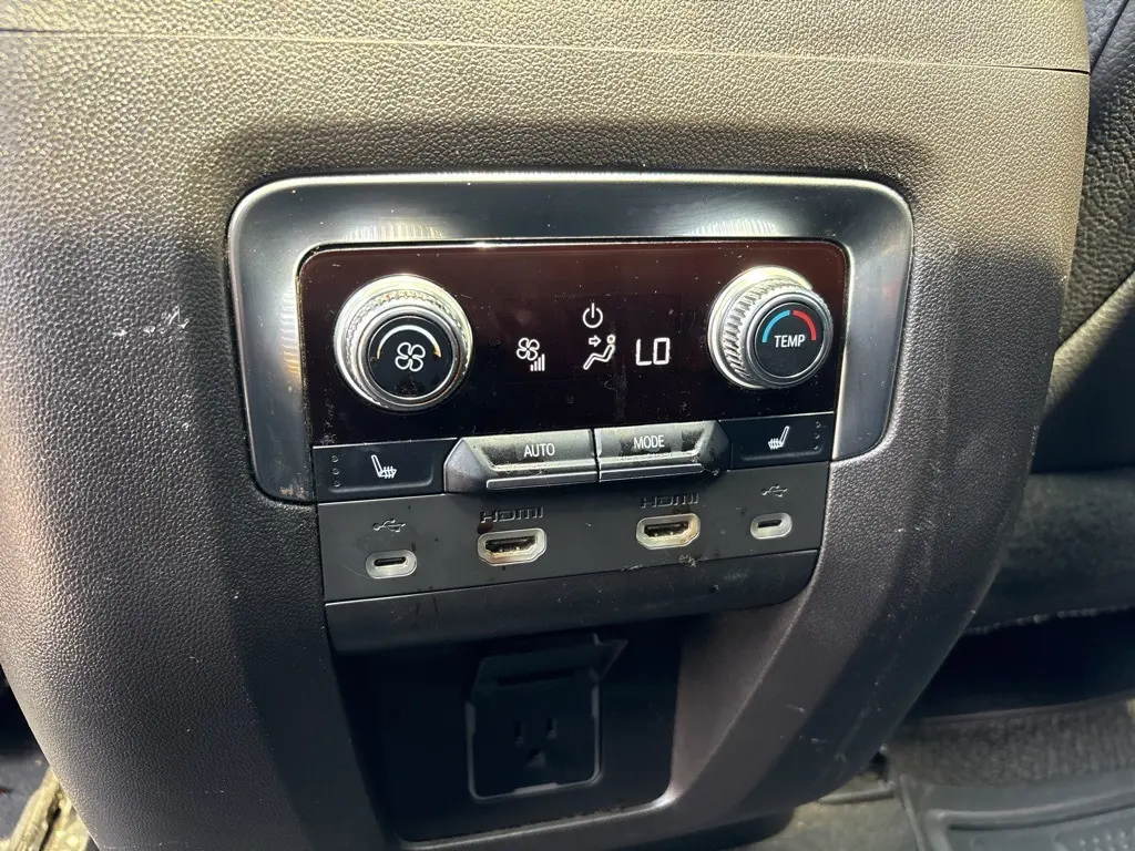 2021 Gmc Yukon Denali photo 31