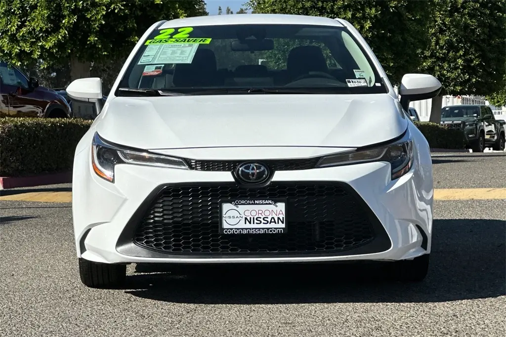 2022 Toyota Corolla LE photo 6
