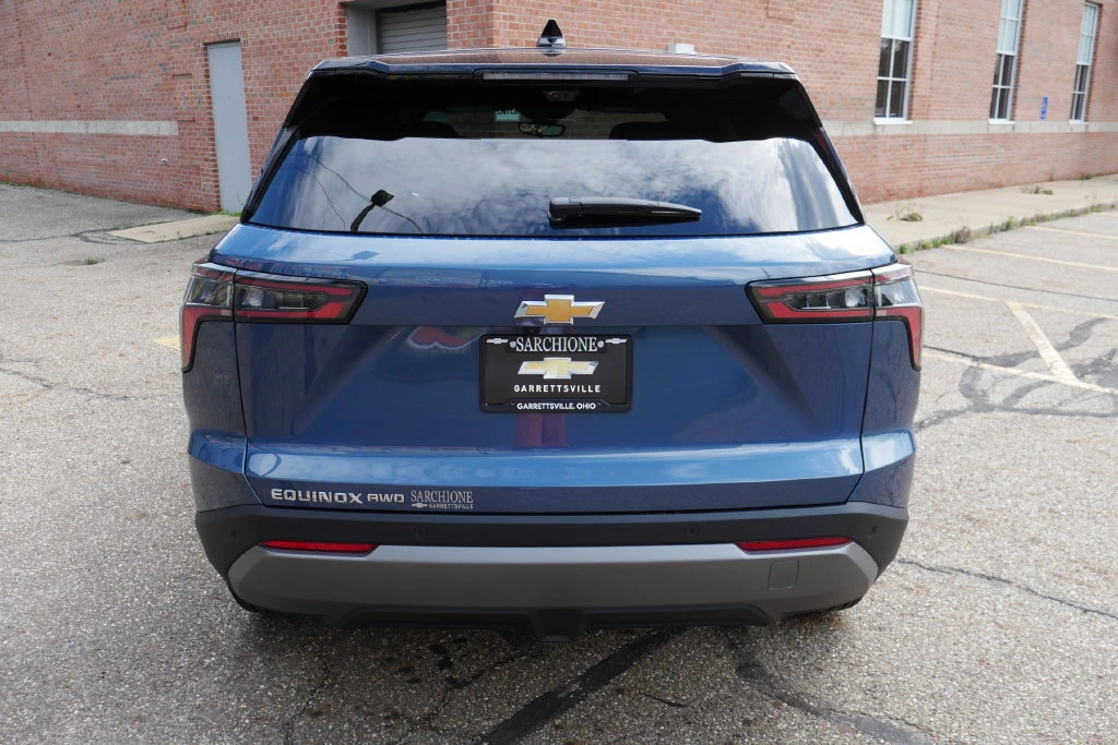 2027 Chevrolet Equinox LT - Photo 6