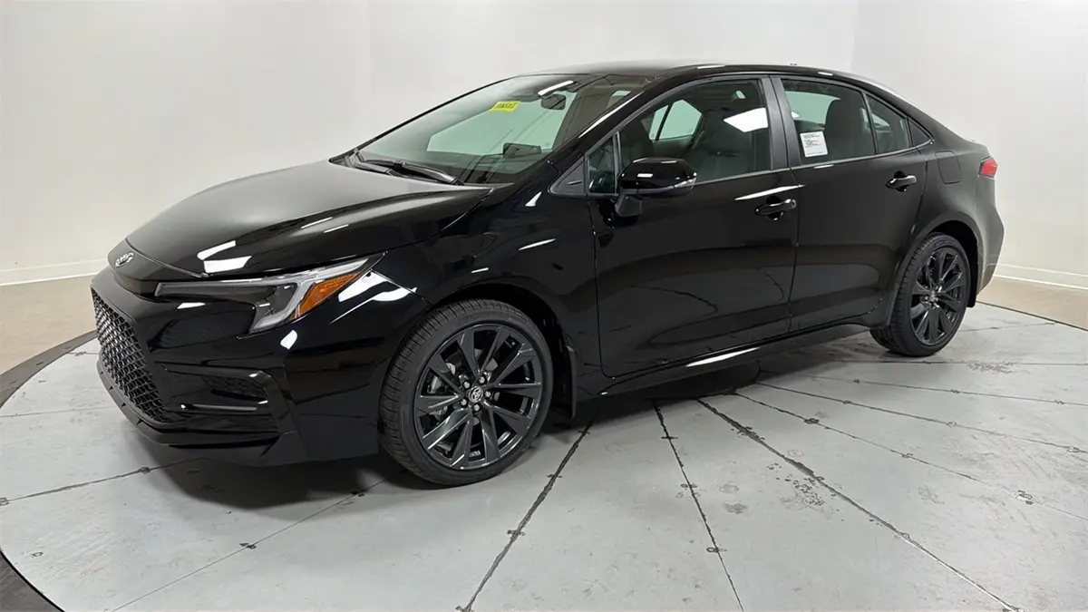 2026 Toyota Corolla SE's photo