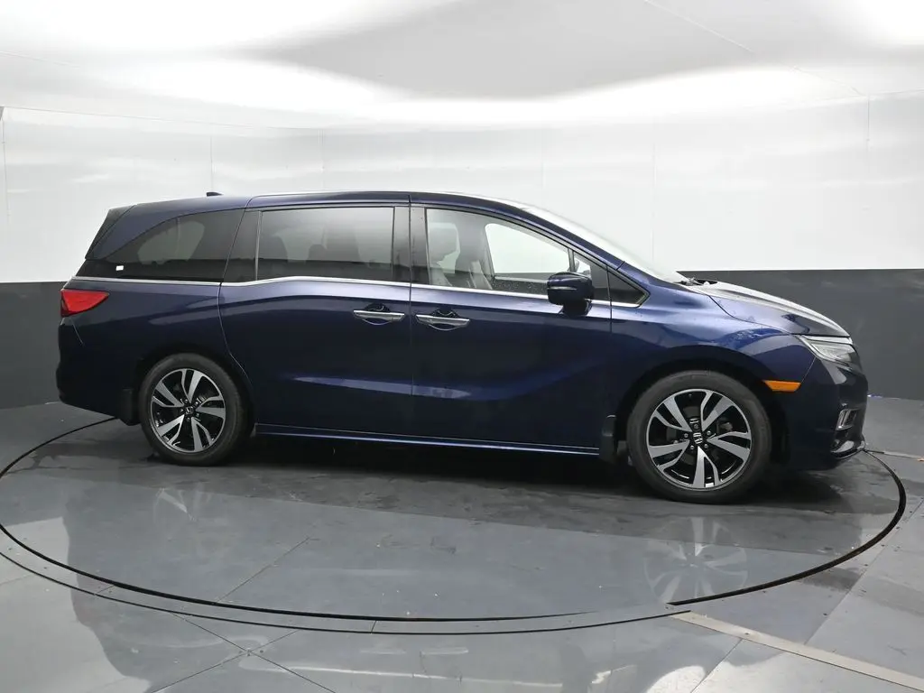2019 Honda Odyssey Elite photo 2