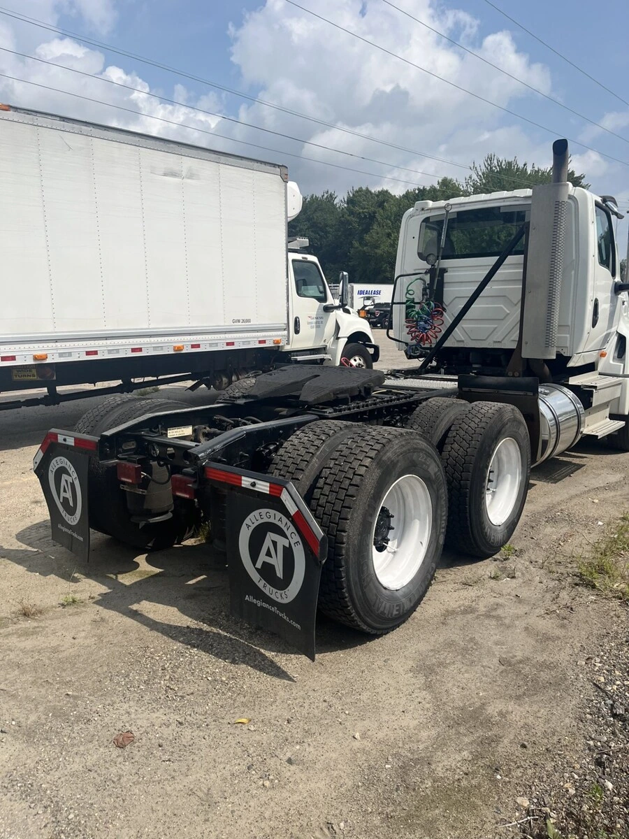 2018 International LT in Warwick, RI — photo 3