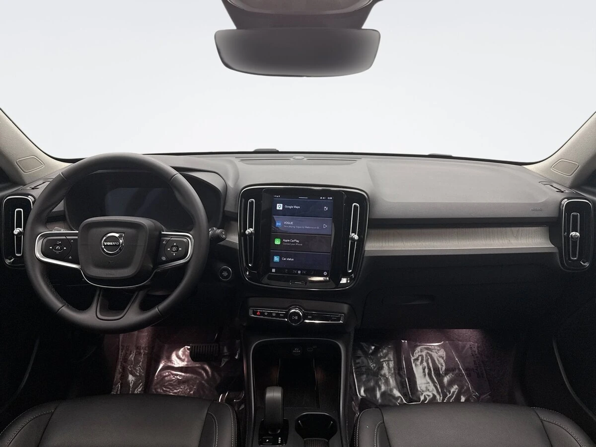 2025 Volvo - image 14