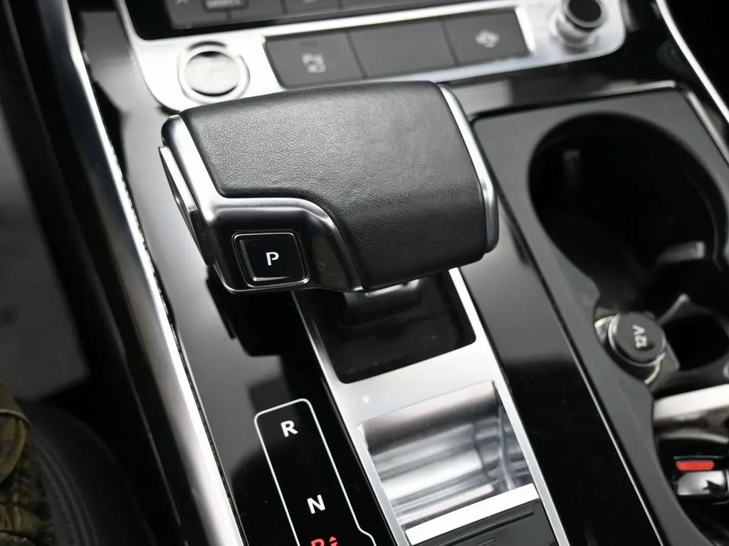 2022 Audi Q7 Premium photo 24