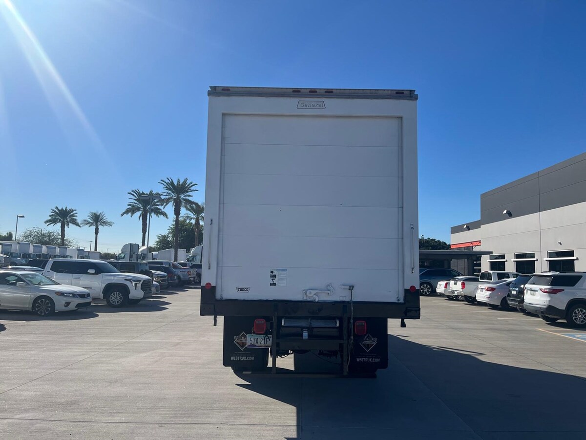 2019 International 4300 in Portland, OR — photo 4