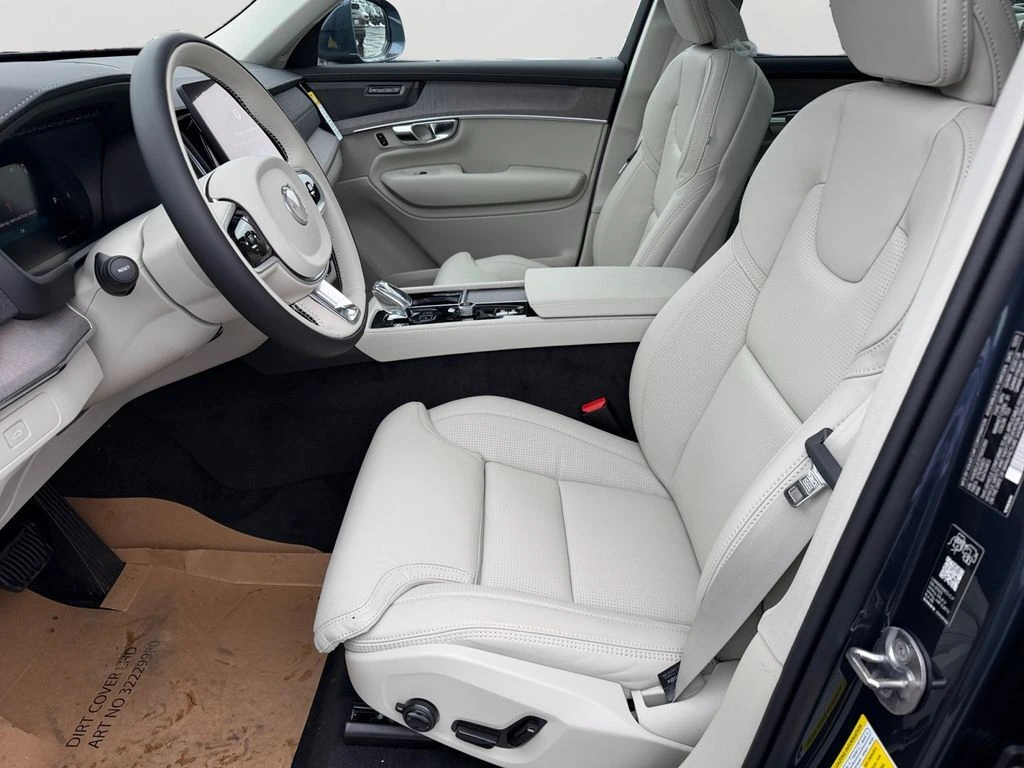 2026 Volvo - image 14