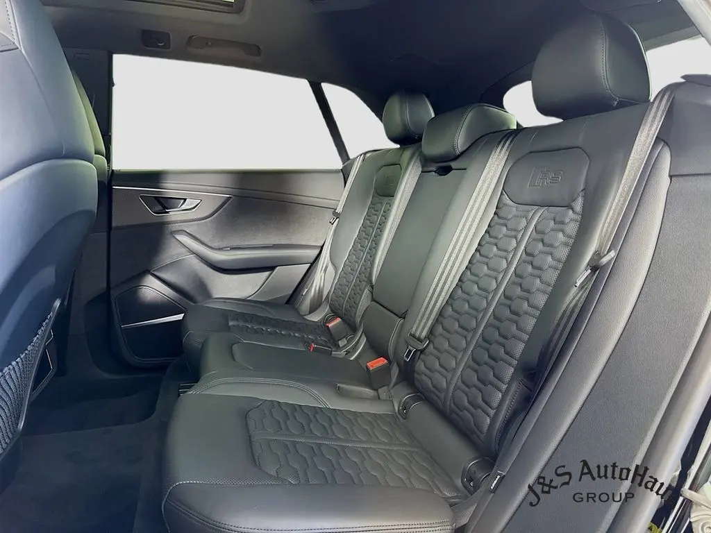 2023 Audi RS Q8 photo 23