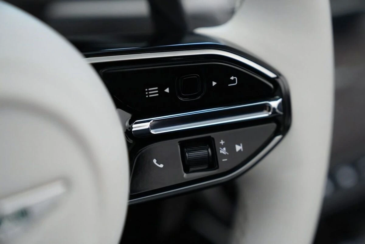 2026 Aston Martin Vanquish Base - Photo 26