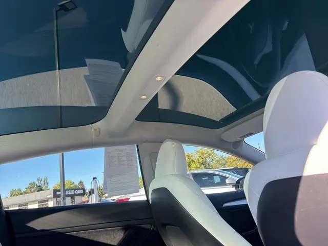 2023 Tesla Model 3 Long Range photo 13