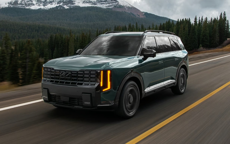 2027 Kia Telluride Hybrid with Terrain Mode AWD and Hybrid Confidence for La Pine, OR Daily Drives