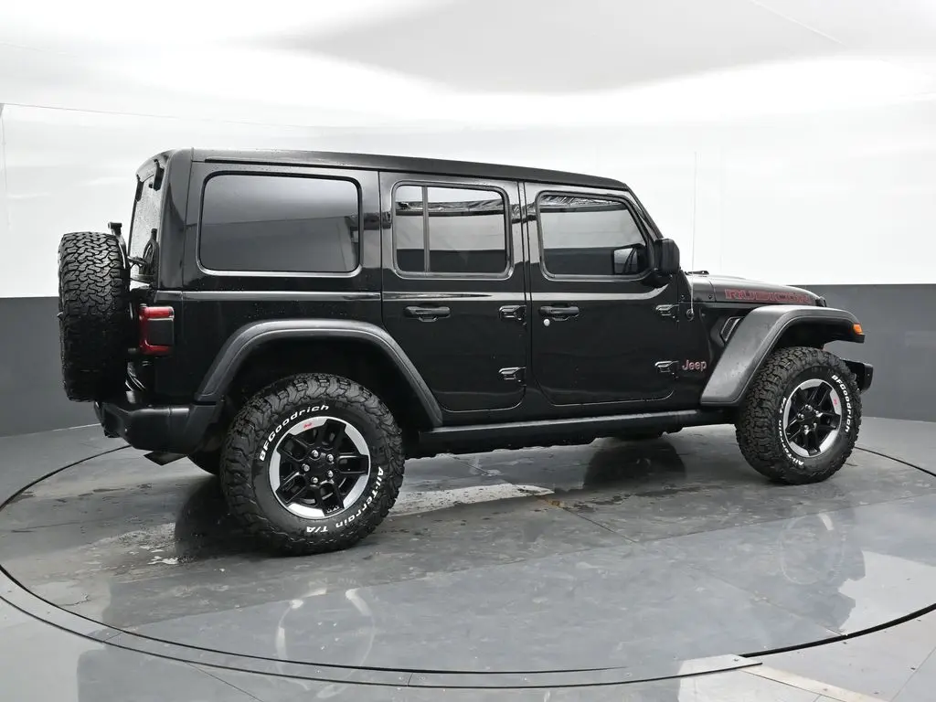 Used 2021 Jeep Wrangler Unlimited Rubicon with VIN 1C4HJXFN3MW657163 for sale in Sycamore, IL