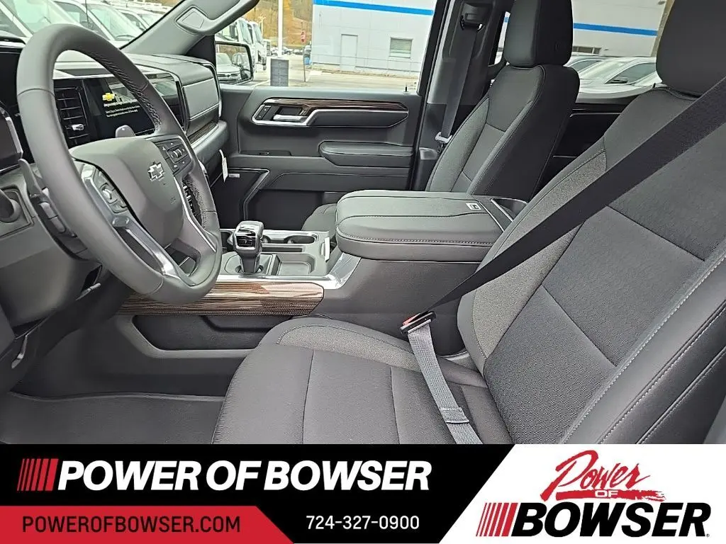 2026 Chevrolet Silverado 1500 RST photo 4