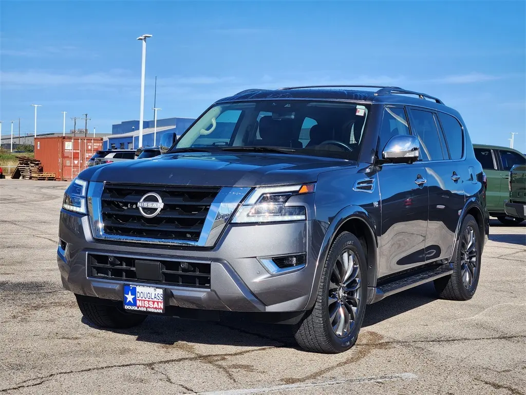 2022 Nissan Armada Platinum photo 2